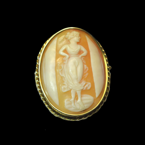 Antieke gouden broche met camée van Demeter – 19e eeuw