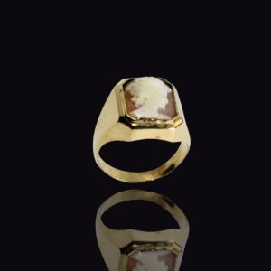 14 krt. gouden ring met cameé