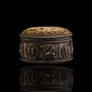 Antiek zilveren kostbaarheden doosje met hindoeïstische symbolen