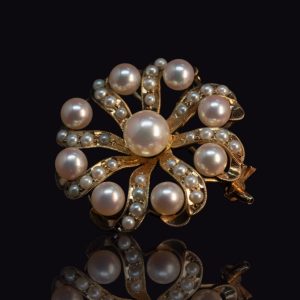 14 krt. gouden broche met cultivé parels