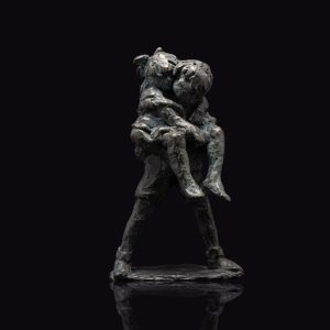 Bronzen beeld van twee kinderen, gesigneerd Rob Houdijk (1950)