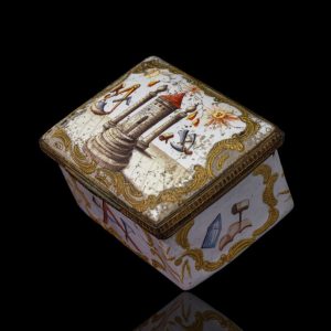 Geëmailleerd kostbaarheden doosje met tekens van de vrijmetselarij, 18e eeuw