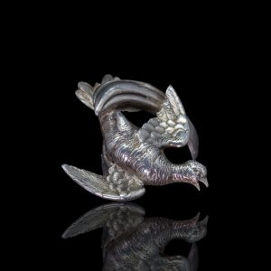 Art nouveau ring in de vorm van een opvliegende duif