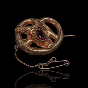 Antieke gouden slangen broche (bwg) met granaat, Biedermeier stijl, 19e eeuw