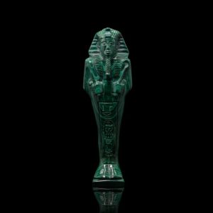 Geheel uit malachiet gesneden ushabti