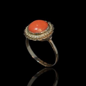Antiek gouden ring met bloedkoraal