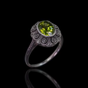 Zilveren ring met peridot