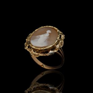 Antieke 14 krt gouden ring met camée