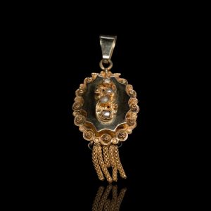 14 krt antiek gouden klederdracht hanger