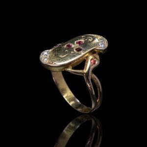 18 krt antieke gouden Victoriaanse ring met diamanten en robijnen