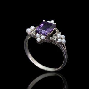Zilveren ring met amethist en parels